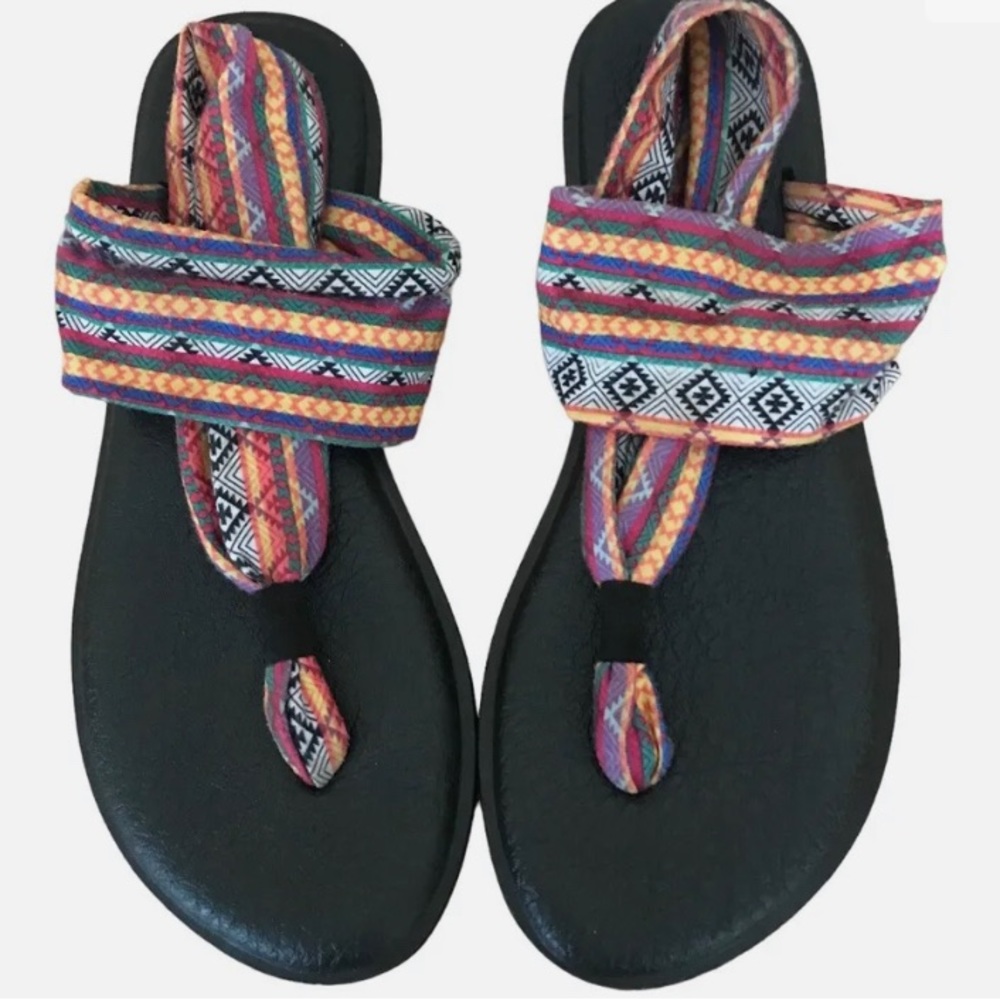 Sanuk Tribal aztec sandals